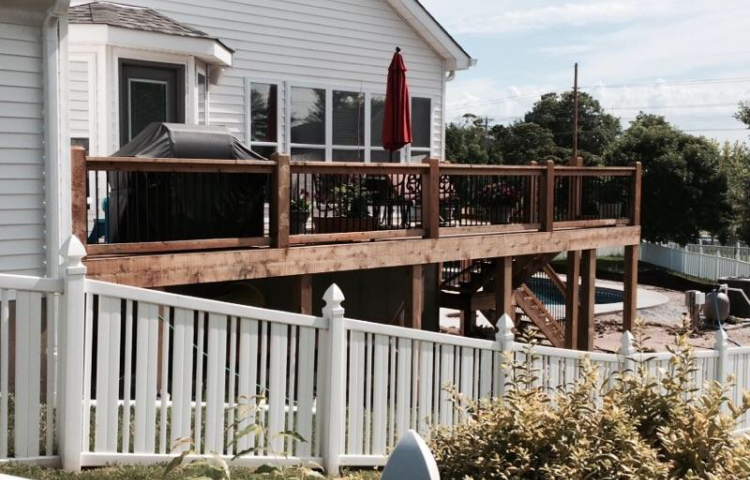 St. Louis wood deck contractor